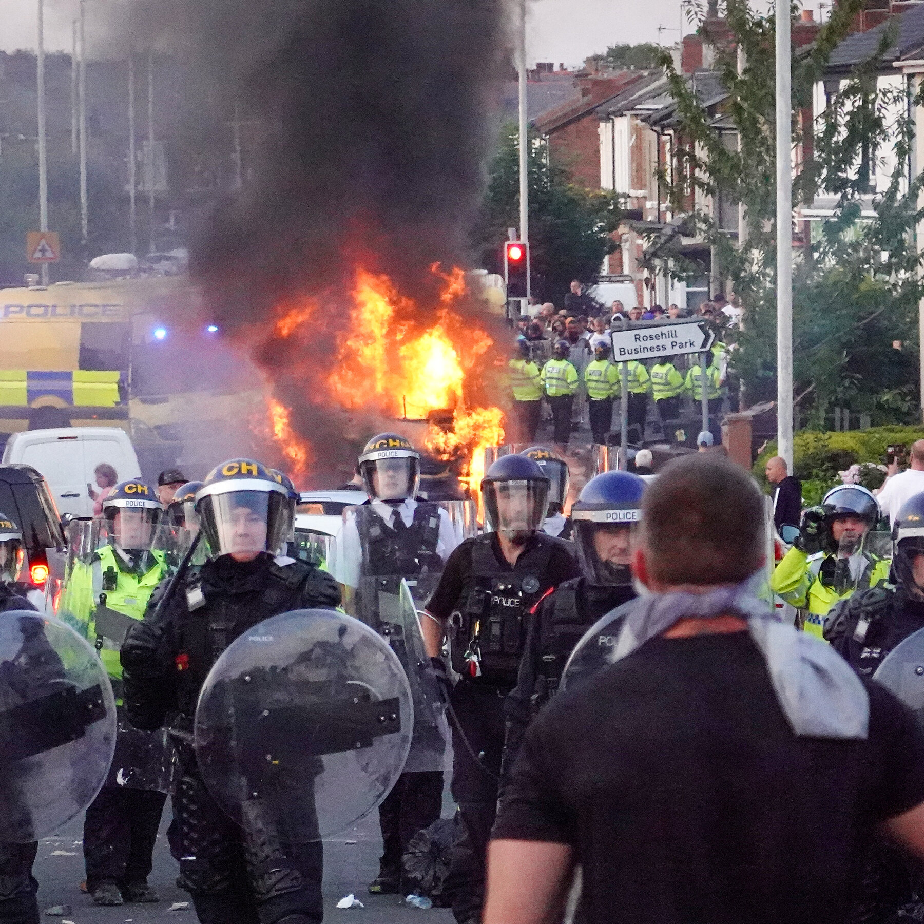 UK Police Officers Injured in Far-Right Riot After Southport Stabbing