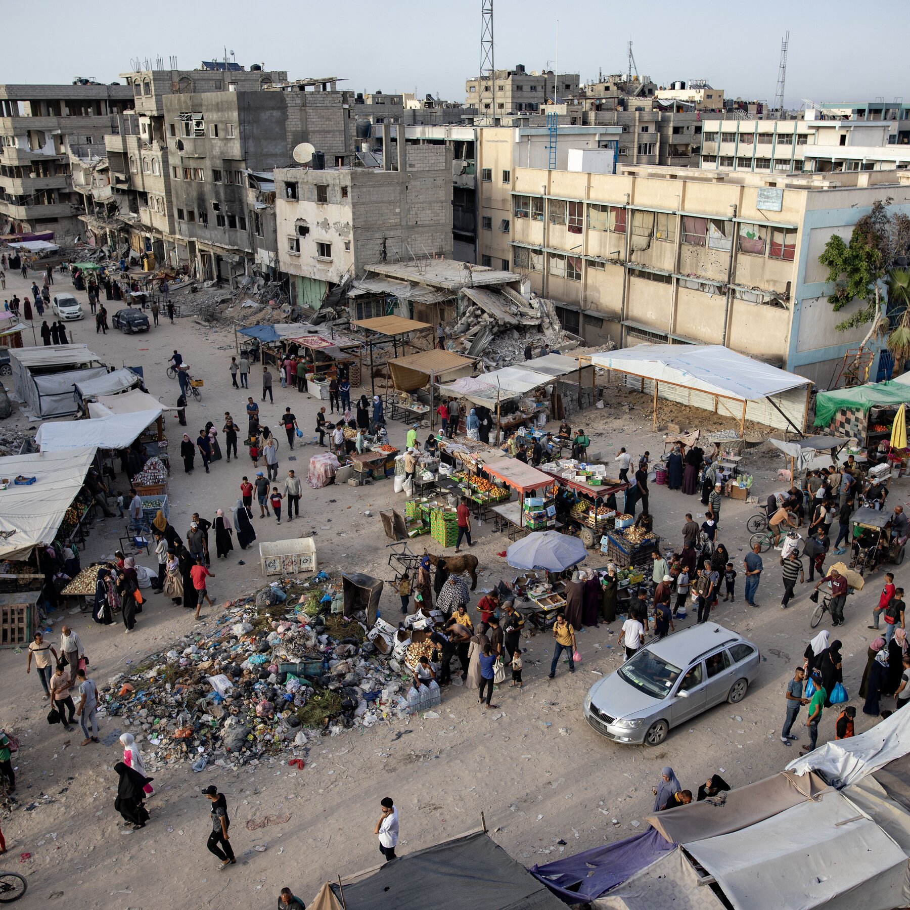 In Gaza, Even Poetry and Toilets Aren’t Safe From Thieves