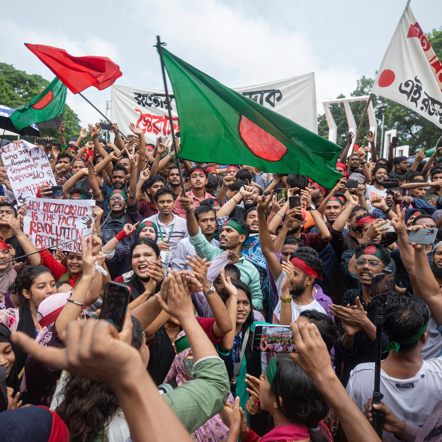 Protests Again Rock Bangladesh, Weeks After a Deadly Crackdown