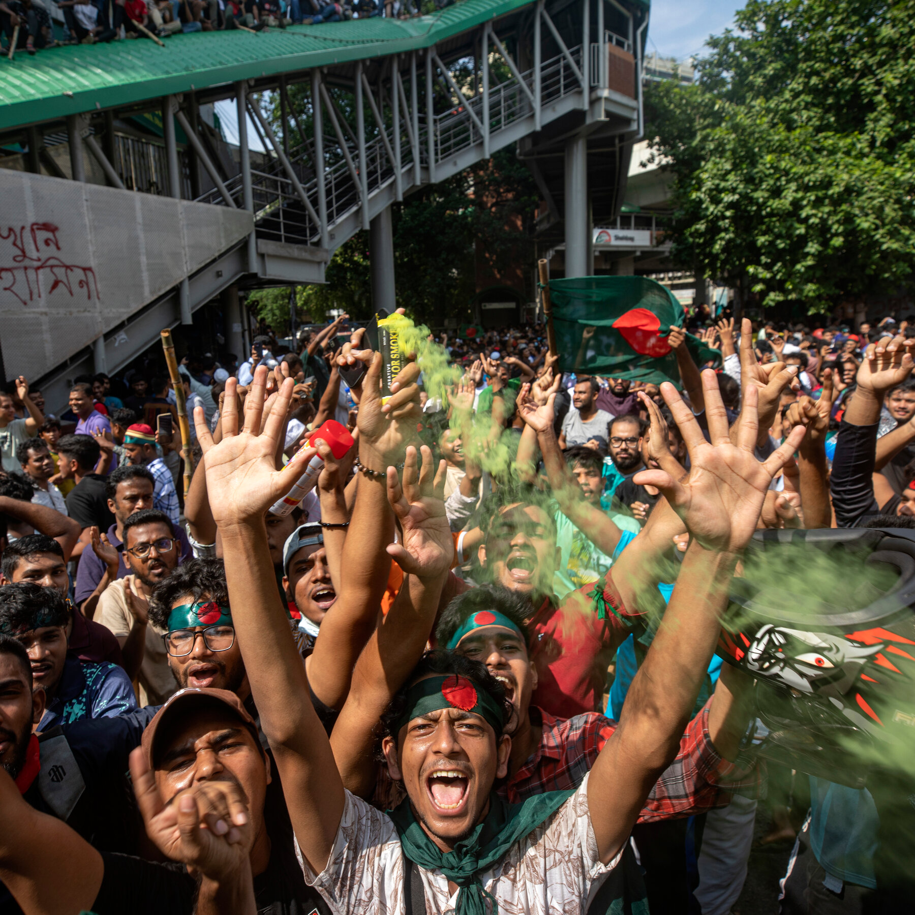 Live Updates: Bangladesh’s Leader Resigns and Flees Country After Protests