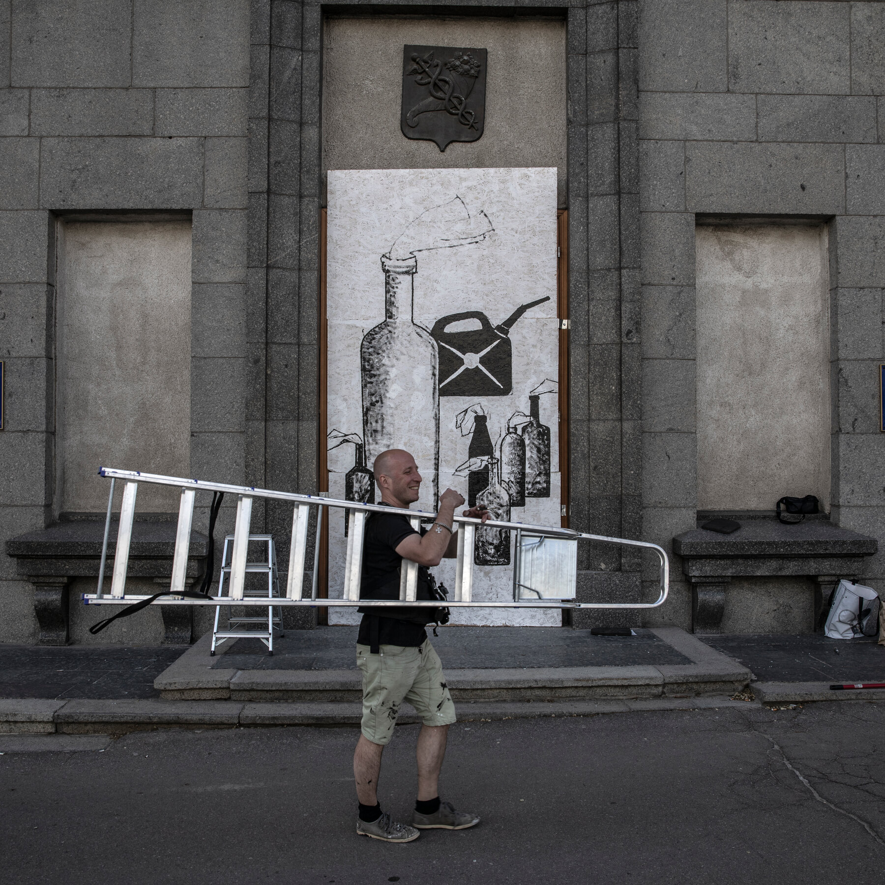 Street Artist Documents War in Ukraine, One Stark Mural at a Time