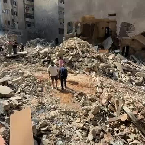 Israeli Strikes Kill 22 in Central Beirut