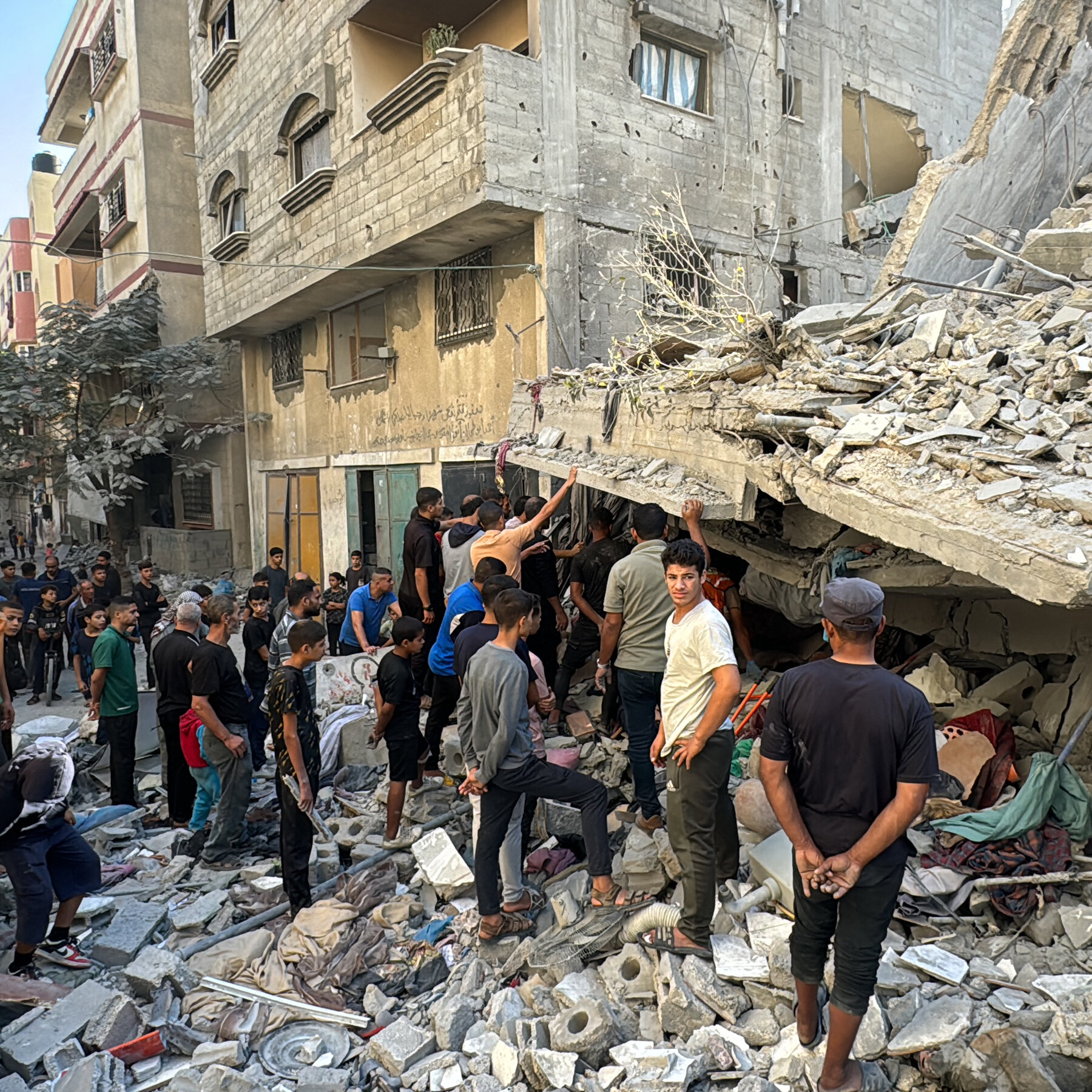 Live Updates: Rescuers Search for Survivors After Strike in Northern Gaza