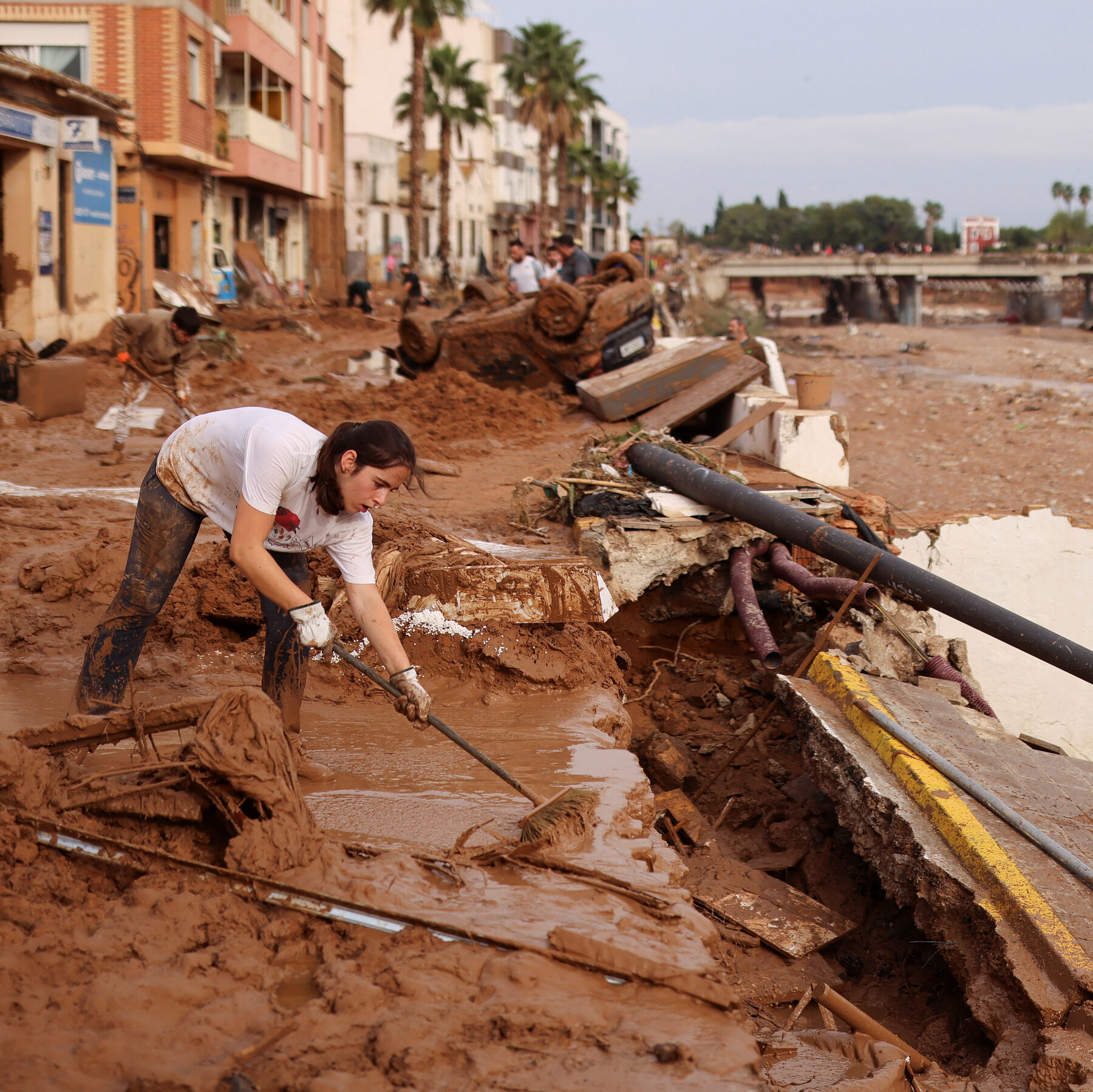 Spain Braces for More Rain and Flooding as Rescuers Dig Through Debris